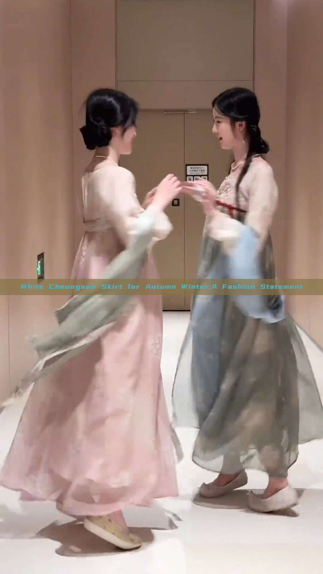 White Cheongsam Skirt for Autumn Winter:A Fashion Statement White Cheongsam Skirt for Autumn Winter:A Fashion Statement