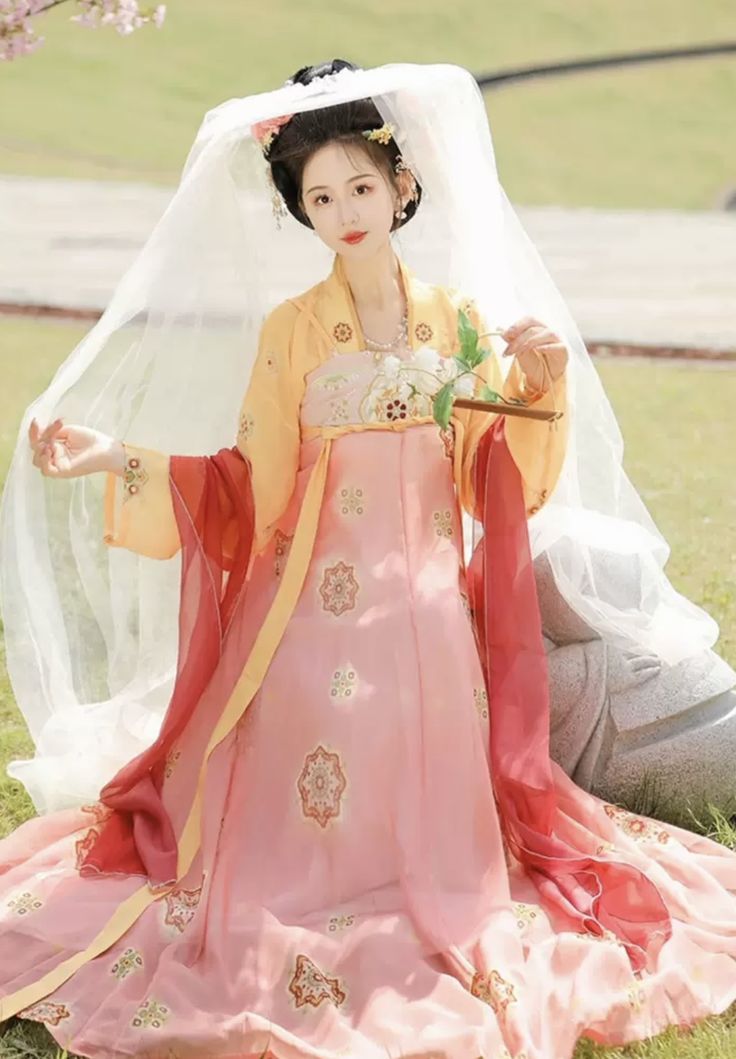 Vintage Bags and Cheongsam:A Retro Fashion Fusion