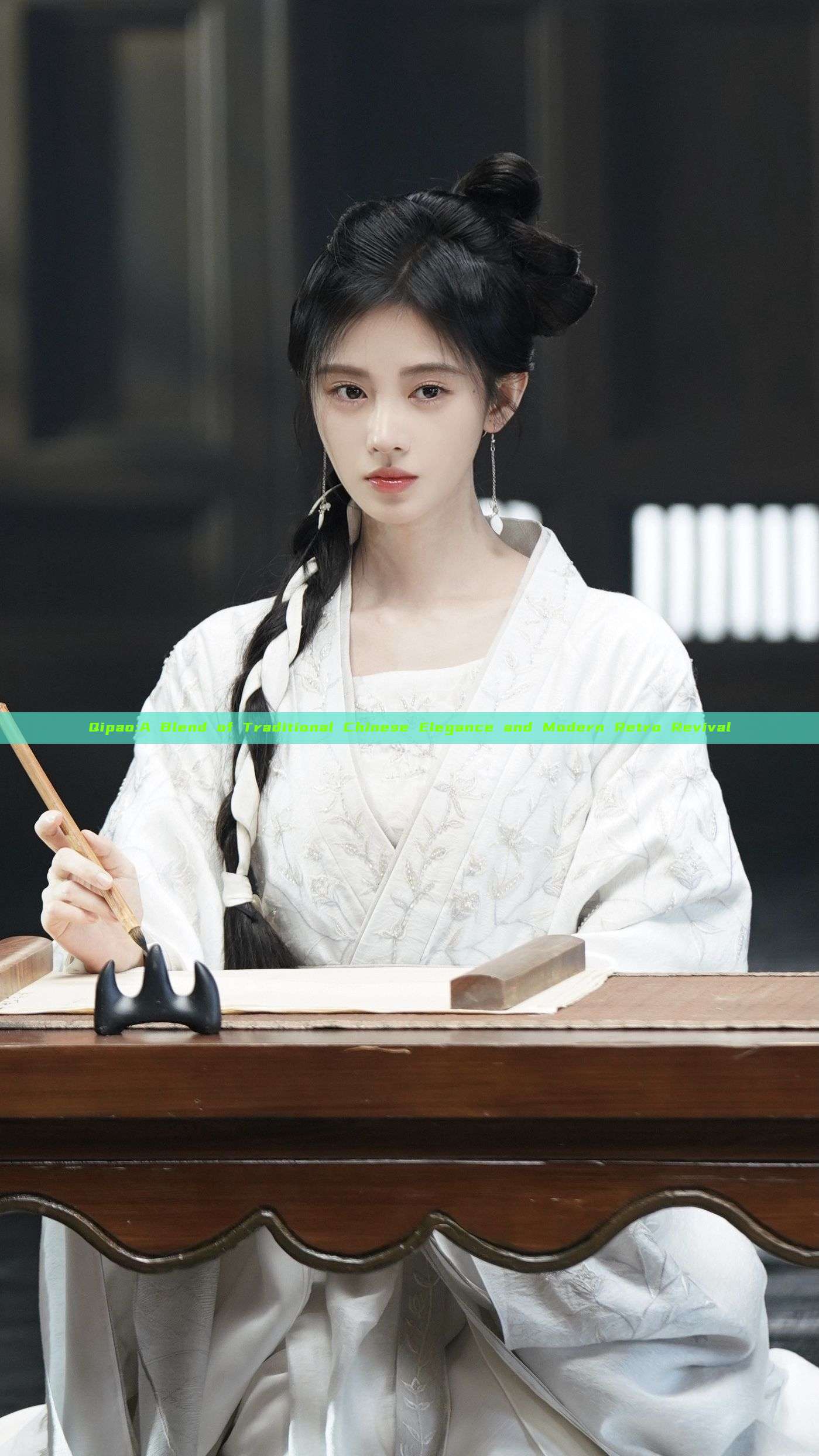 Qipao:A Blend of Traditional Chinese Elegance and Modern Retro Revival Qipao:A Blend of Traditional Chinese Elegance and Modern Retro Revival
