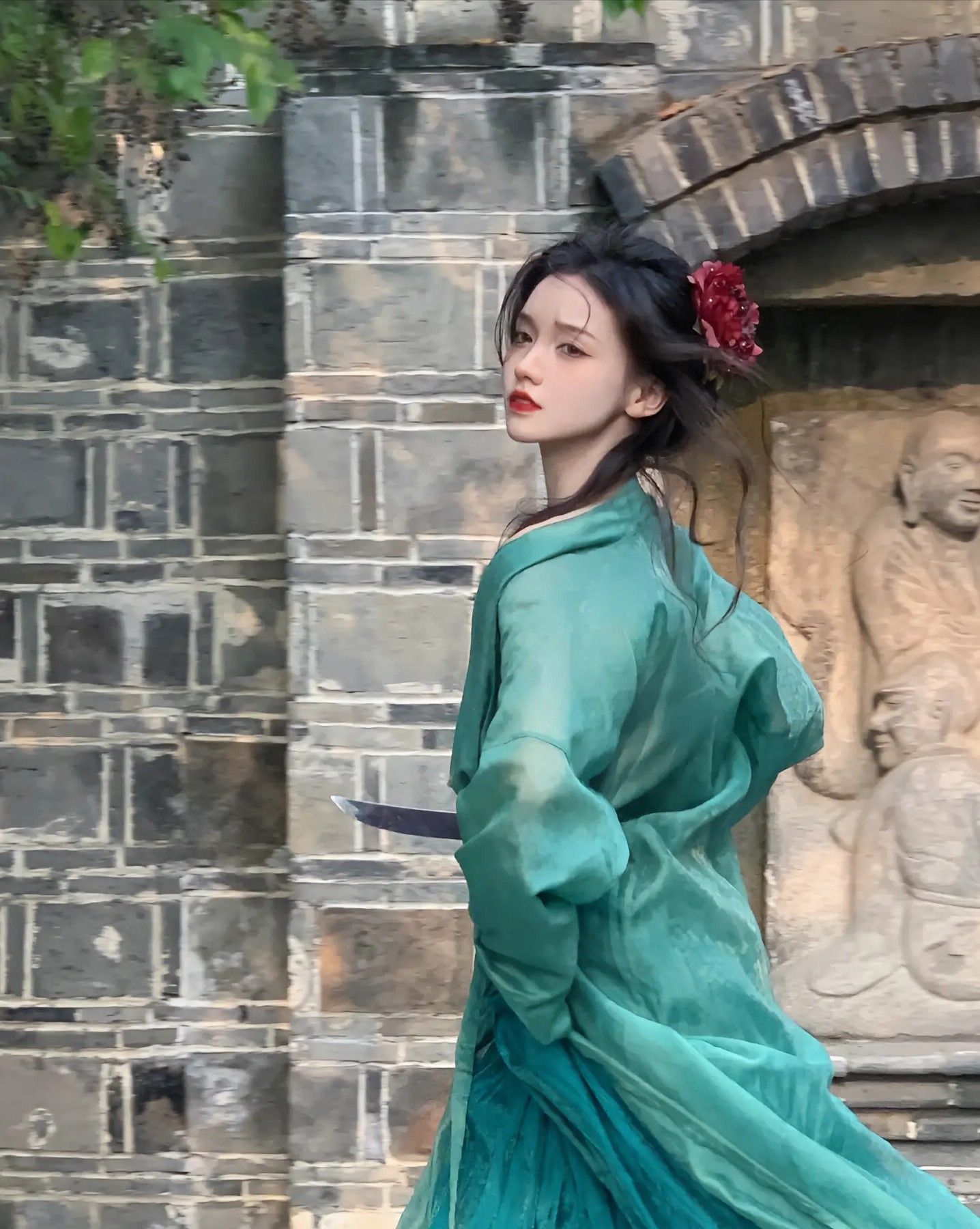 The Authenticity of Cloud-肩 Patterned Hanfu:An Examination of Traditional Splendor The Authenticity of Cloud-肩 Patterned Hanfu:An Examination of Traditional Splendor