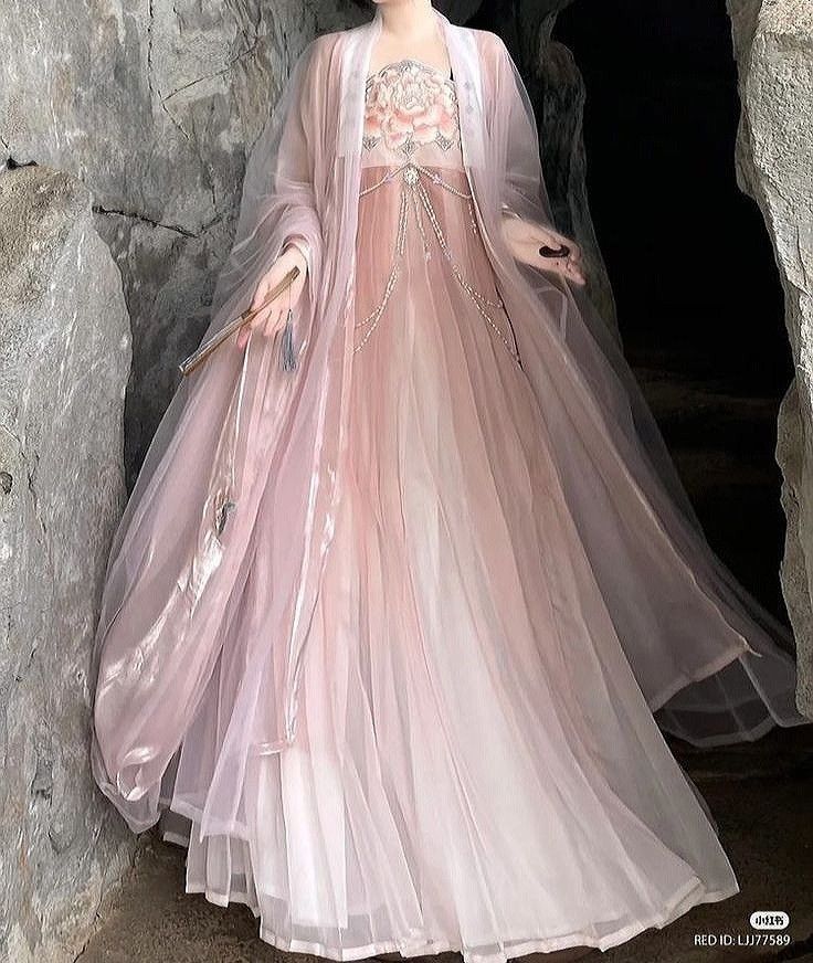Cloud Silk Boutique:A Journey into the World of Quality Traditional Chinese Hanfu Fashion