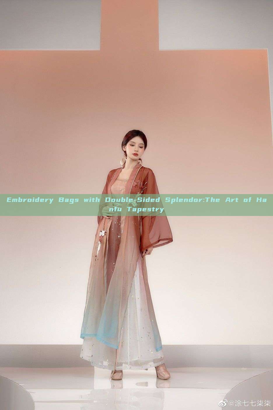 Embroidery Bags with Double-Sided Splendor:The Art of Hanfu Tapestry Embroidery Bags with Double-Sided Splendor:The Art of Hanfu Tapestry