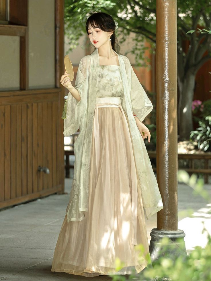 Qipao Maternity-Child Ensemble:Embracing the Chinese Heritage in Fashion