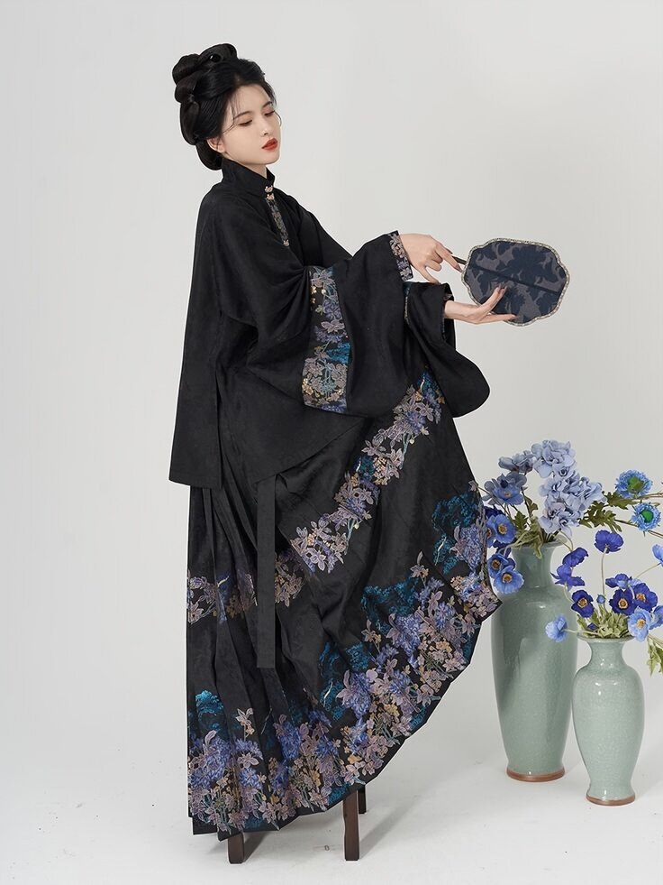 Embracing the Summer in Stylish Neo-Chinese Horseface Skirt