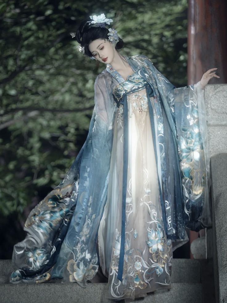 Parent-Child Qipao:A Traditional Bonding Experience