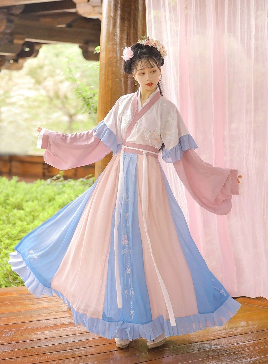 Elegance of Hanfu in the Song Dynasty:The Story of Zhongling Chronicle Elegance of Hanfu in the Song Dynasty:The Story of Zhongling Chronicle