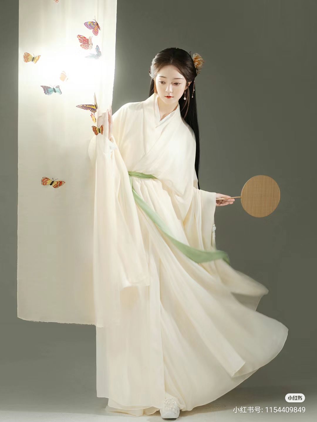 Elegance in a Silk Robe:The Art of High-End Cheongsam Made with Pure Mulberry Silk Elegance in a Silk Robe:The Art of High-End Cheongsam Made with Pure Mulberry Silk