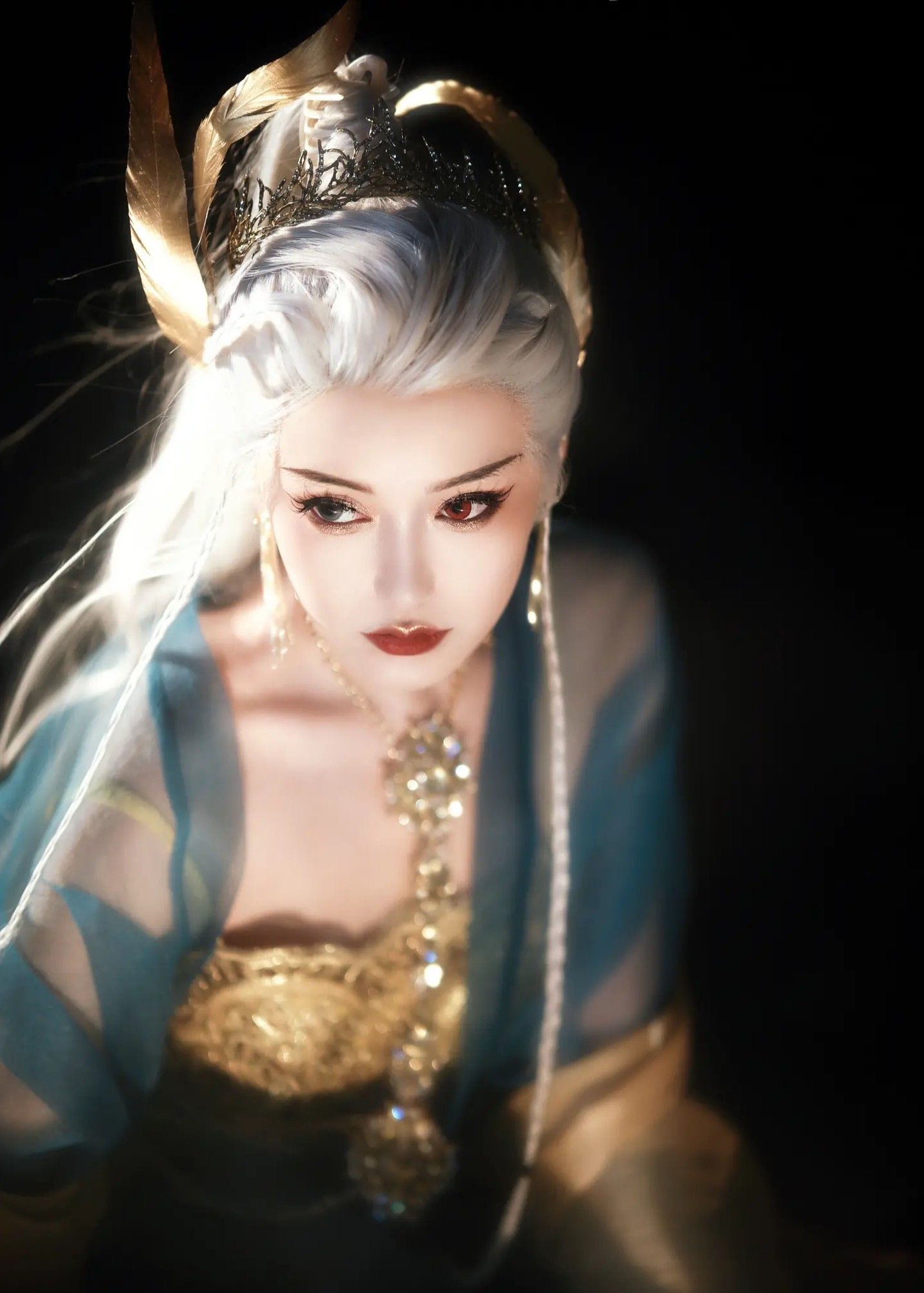 The Rise of Traditional Hanfu Shoes with Height Boosters