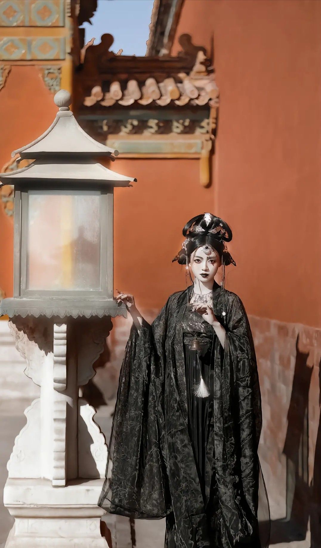 Petite Womens Guide to Styling Short Hanfu Costumes