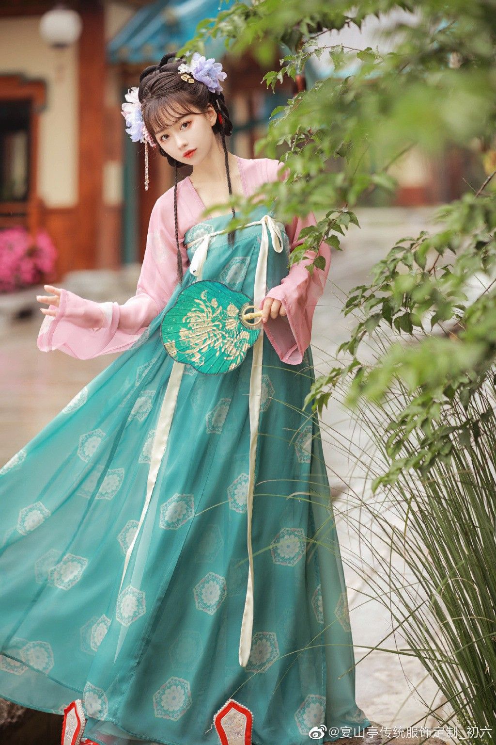 Embracing Elegance:The Rise of Short-Length Cheongsam Evening Gowns for Modern Women