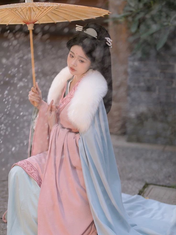 Hanfu Fashion Inspiration from Yang Zis Bai Yao Yao Look