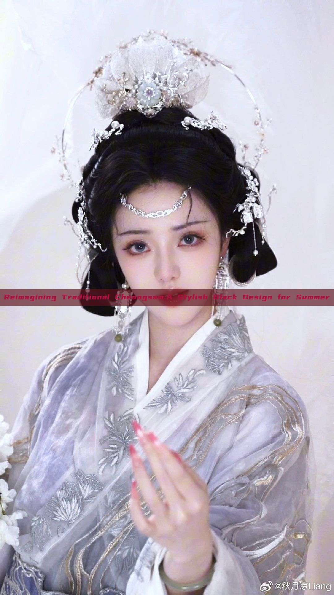 Reimagining Traditional Cheongsam:A Stylish Black Design for Summer Reimagining Traditional Cheongsam:A Stylish Black Design for Summer