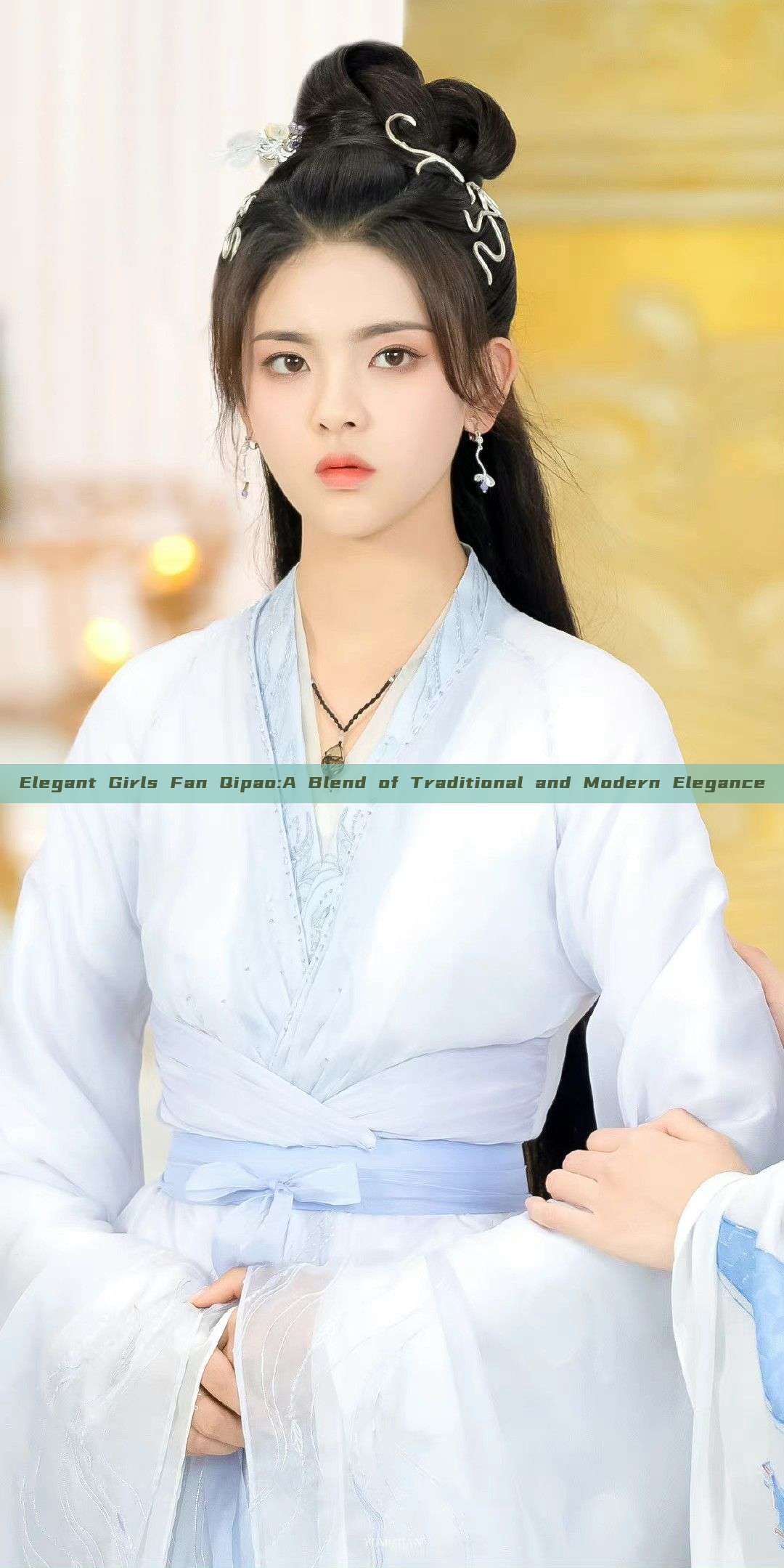 Elegant Girls Fan Qipao:A Blend of Traditional and Modern Elegance Elegant Girls Fan Qipao:A Blend of Traditional and Modern Elegance
