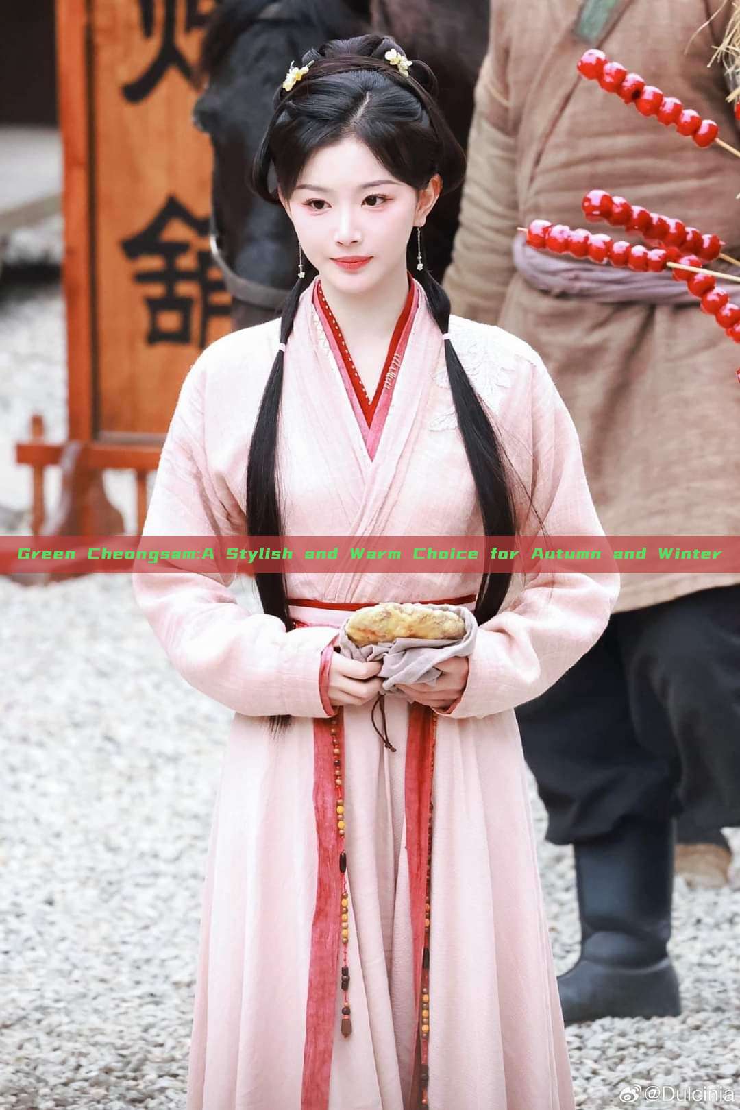 Green Cheongsam:A Stylish and Warm Choice for Autumn and Winter Green Cheongsam:A Stylish and Warm Choice for Autumn and Winter