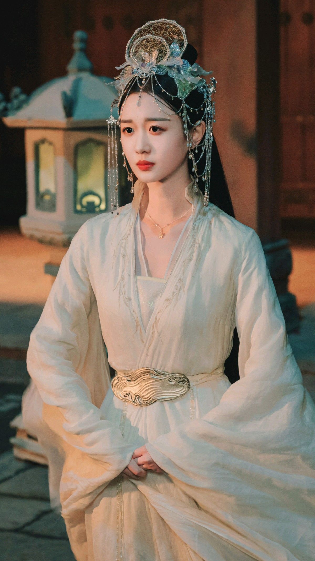 Winter Warmth in Ancient Hanfu Hooded Robe for Women Winter Warmth in Ancient Hanfu Hooded Robe for Women