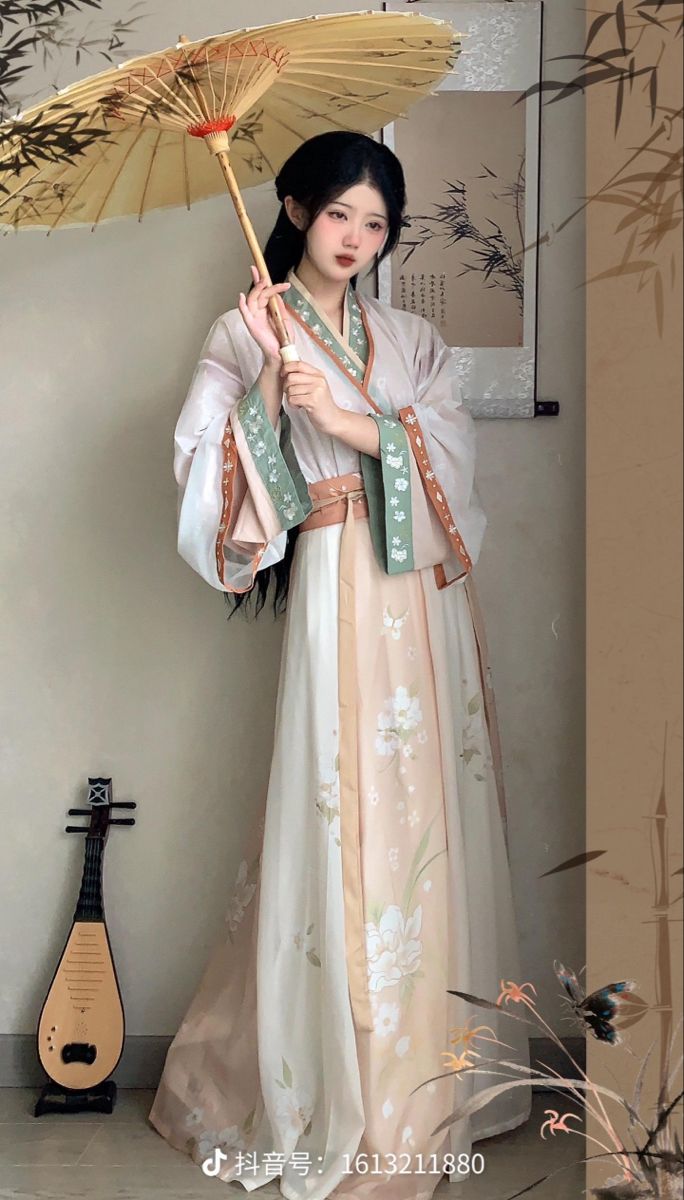 A Traditional Chinese Cheongsam for a Little Princesss First Birthday Ceremony