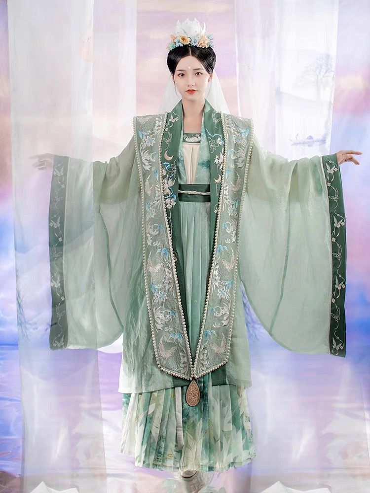 Chinese Traditional Costume for Women:The Splendor of Ancient Elegance