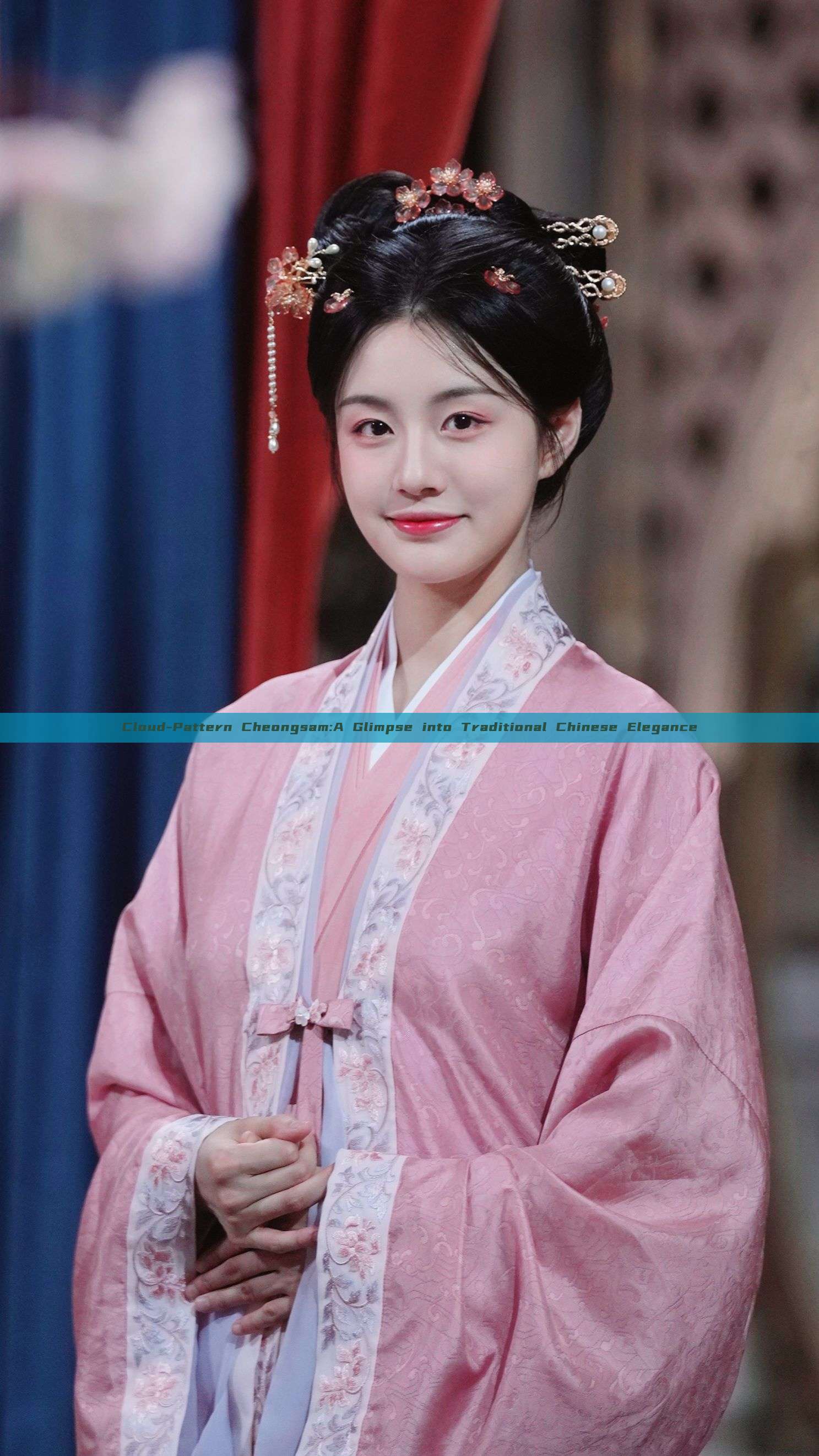 Cloud-Pattern Cheongsam:A Glimpse into Traditional Chinese Elegance