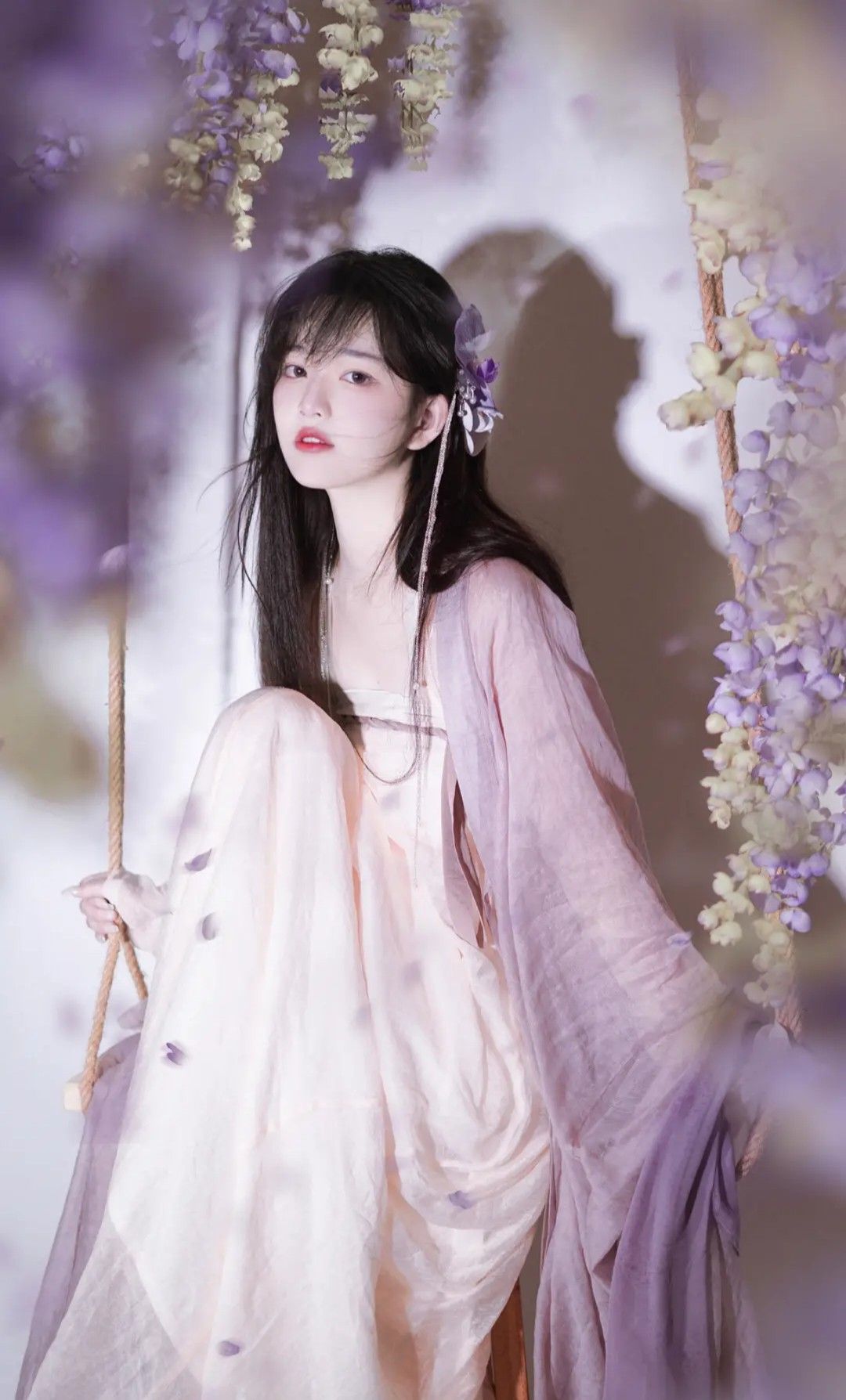 Reimagining the Classic Cheongsam:Embracing the Slightly Curvier Figure Reimagining the Classic Cheongsam:Embracing the Slightly Curvier Figure
