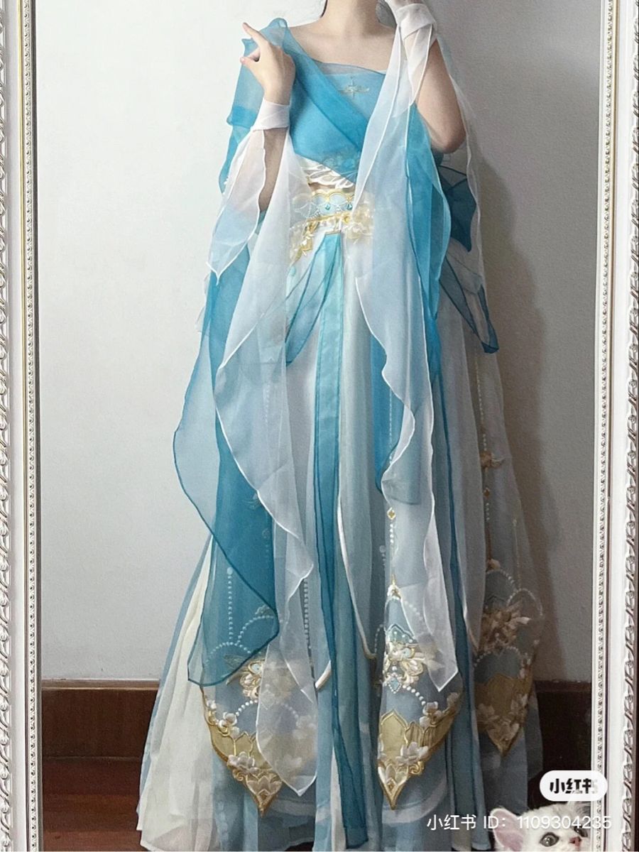 Custom-made Cheongsam:The Art of Handcrafted Tradition Custom-made Cheongsam:The Art of Handcrafted Tradition