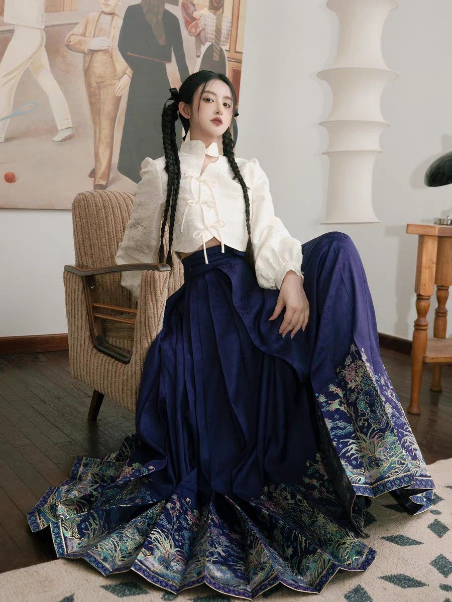 QIANXU Cheongsam Womens Fashion Store:A Glimpse into Traditional Elegance