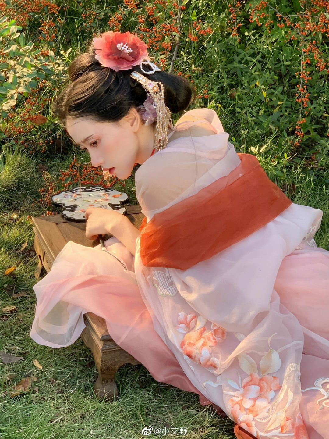 Traditional Tang-Style Womens Autumn Fashion:A Blend of Elegance and Heritage Traditional Tang-Style Womens Autumn Fashion:A Blend of Elegance and Heritage