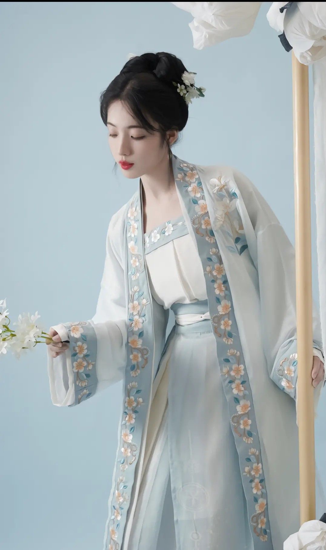The Charm of Pomegranate-Patterned Cheongsam:A Journey into Traditional Chinese Clothing