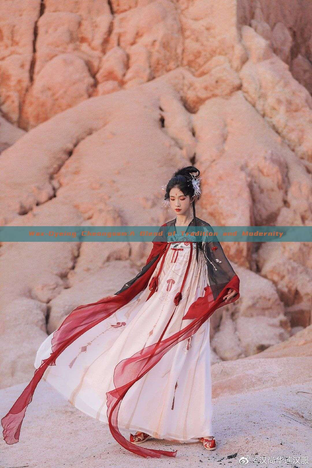 Wax-Dyeing Cheongsam:A Blend of Tradition and Modernity
