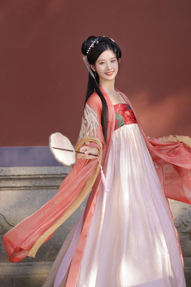 The Journey of Herongshang Original Hanfu:Unveiling the Essence of Traditional Chinese Fashion The Journey of Herongshang Original Hanfu:Unveiling the Essence of Traditional Chinese Fashion