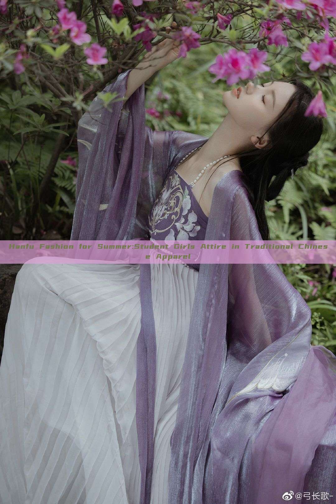 Hanfu Fashion for Summer:Student Girls Attire in Traditional Chinese Apparel Hanfu Fashion for Summer:Student Girls Attire in Traditional Chinese Apparel