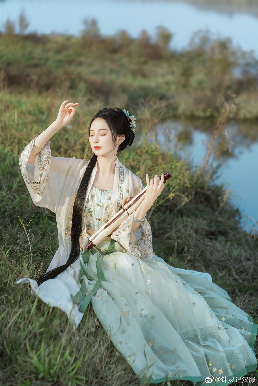 Elegant Hanfu Skirt Sets:A Glimpse into Traditional Chinese Fashion Elegant Hanfu Skirt Sets:A Glimpse into Traditional Chinese Fashion
