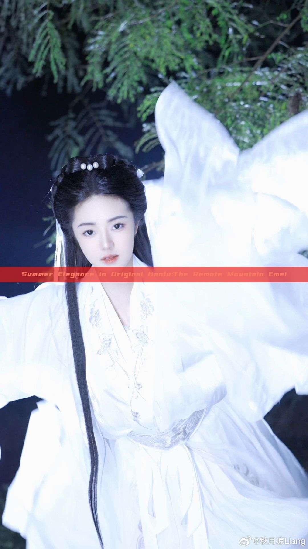 Summer Elegance in Original Hanfu:The Remote Mountain Emei Summer Elegance in Original Hanfu:The Remote Mountain Emei