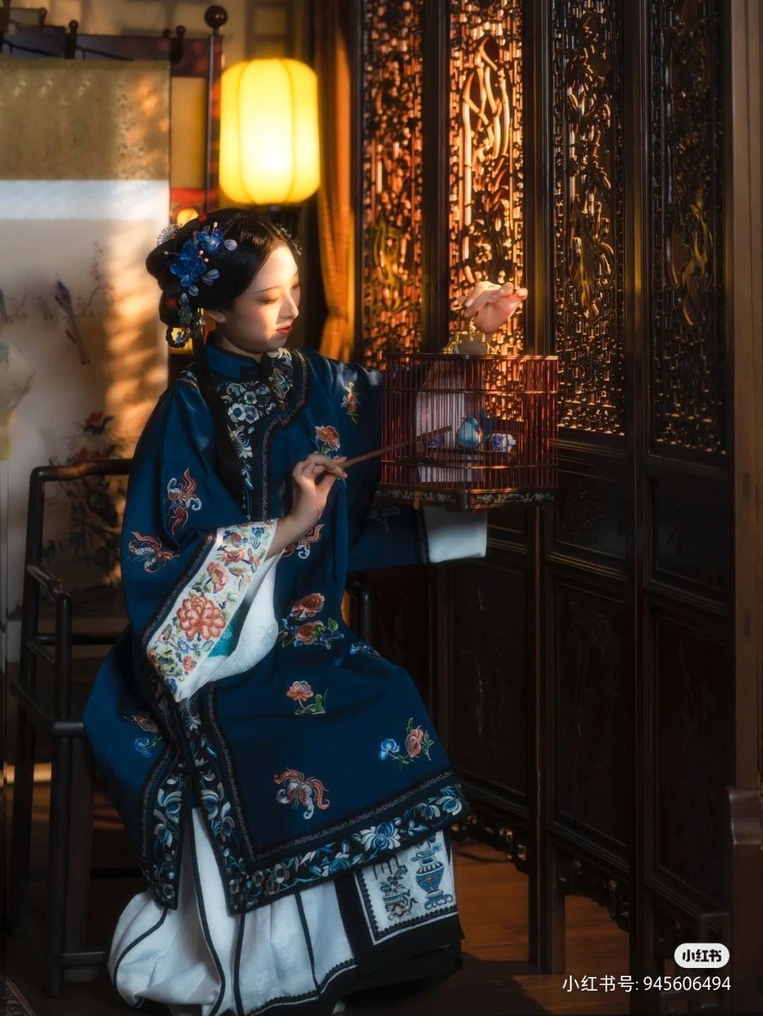Plus-Size Girls in Cheongsam:A Guide to Flattering Your Curves and Minimizing the Belly