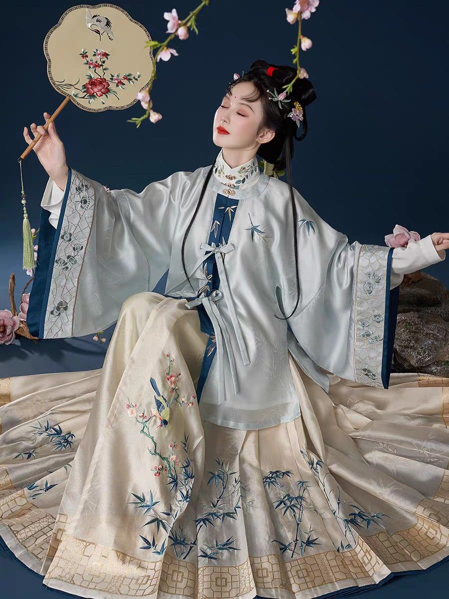Xishi Chronicles:Original Hanfu Fashion with a Creative Twist Xishi Chronicles:Original Hanfu Fashion with a Creative Twist