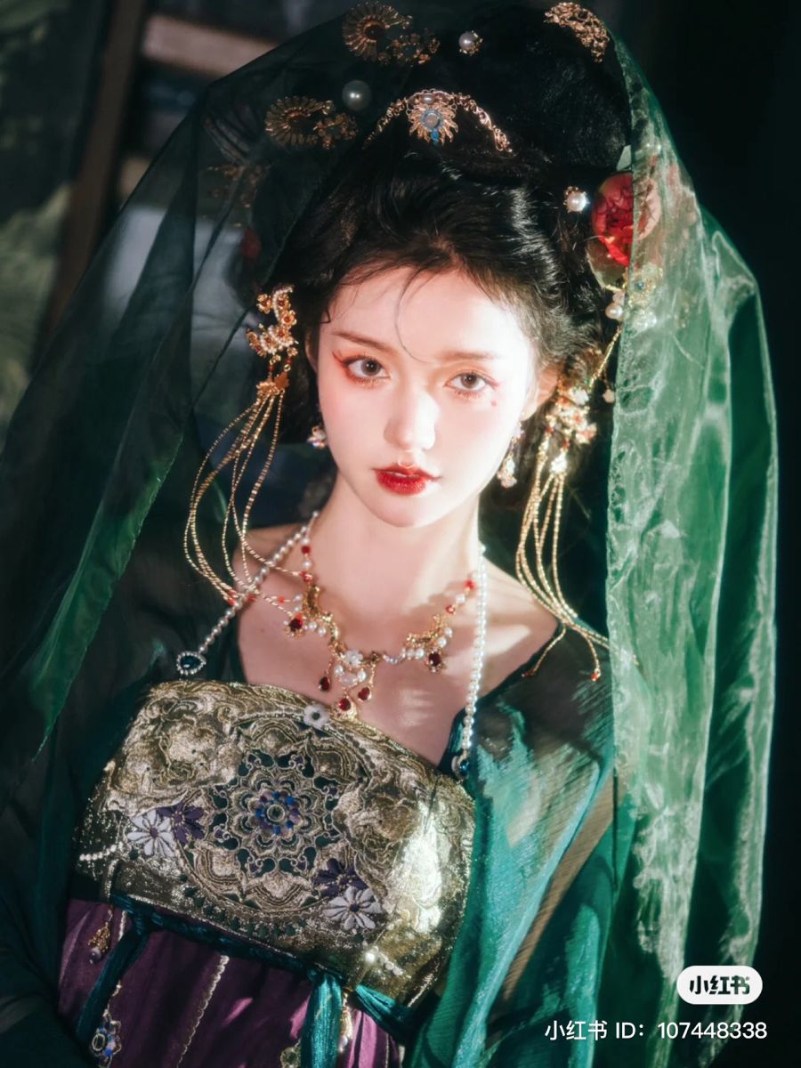 The Cultural Significance of the Four Sacred Animals in Traditional Chinese Hanfu Clothing The Cultural Significance of the Four Sacred Animals in Traditional Chinese Hanfu Clothing