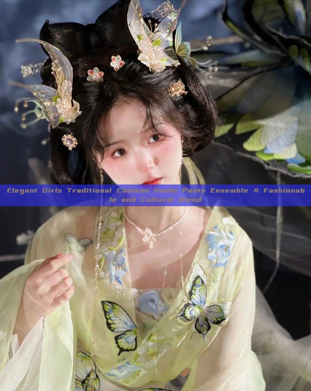 Elegant Girls Traditional Chinese Hanfu Pants Ensemble A Fashionable and Cultural Blend