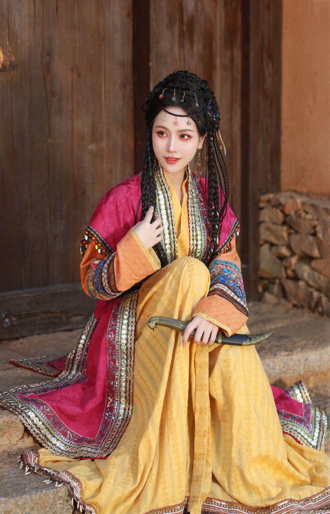 The Splendor of Tang-Style Hanfu:The Cheongsam-Inspired Qixiong Rugui The Splendor of Tang-Style Hanfu:The Cheongsam-Inspired Qixiong Rugui