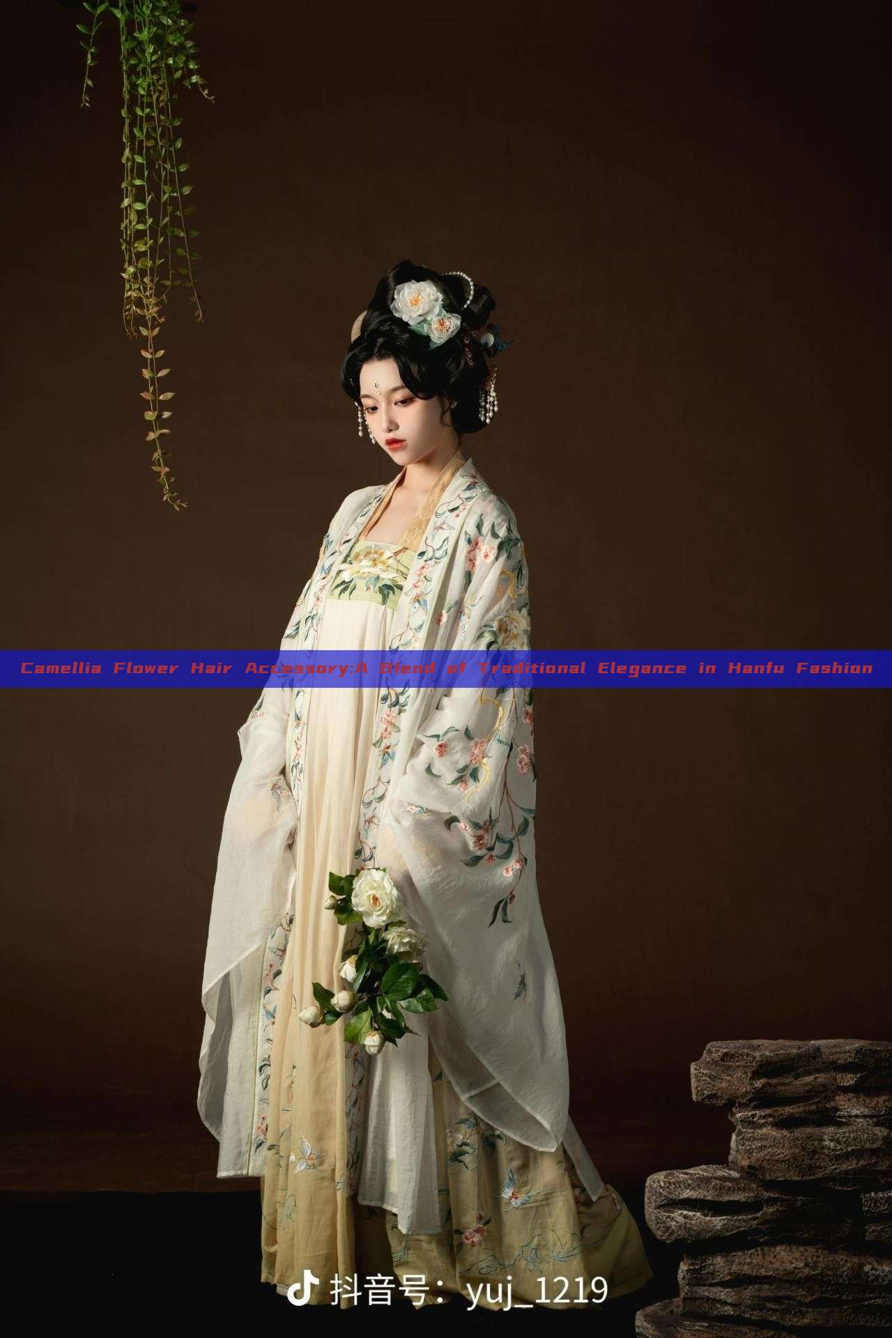 Camellia Flower Hair Accessory:A Blend of Traditional Elegance in Hanfu Fashion Camellia Flower Hair Accessory:A Blend of Traditional Elegance in Hanfu Fashion