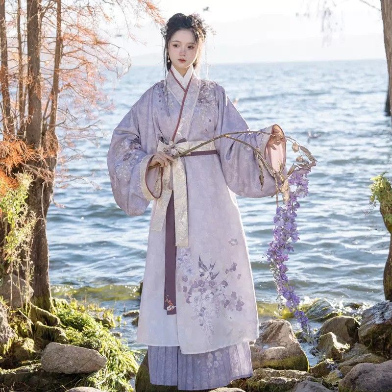 Loose-Fit Cheongsam:Embracing a New Era of Traditional Elegance Loose-Fit Cheongsam:Embracing a New Era of Traditional Elegance
