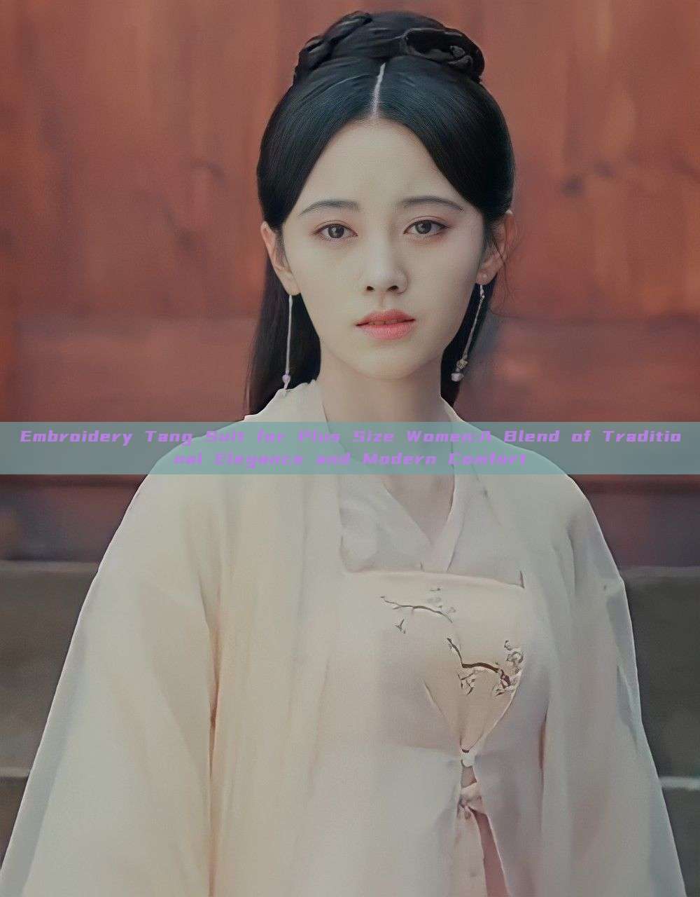 Embroidery Tang Suit for Plus Size Women:A Blend of Traditional Elegance and Modern Comfort Embroidery Tang Suit for Plus Size Women:A Blend of Traditional Elegance and Modern Comfort