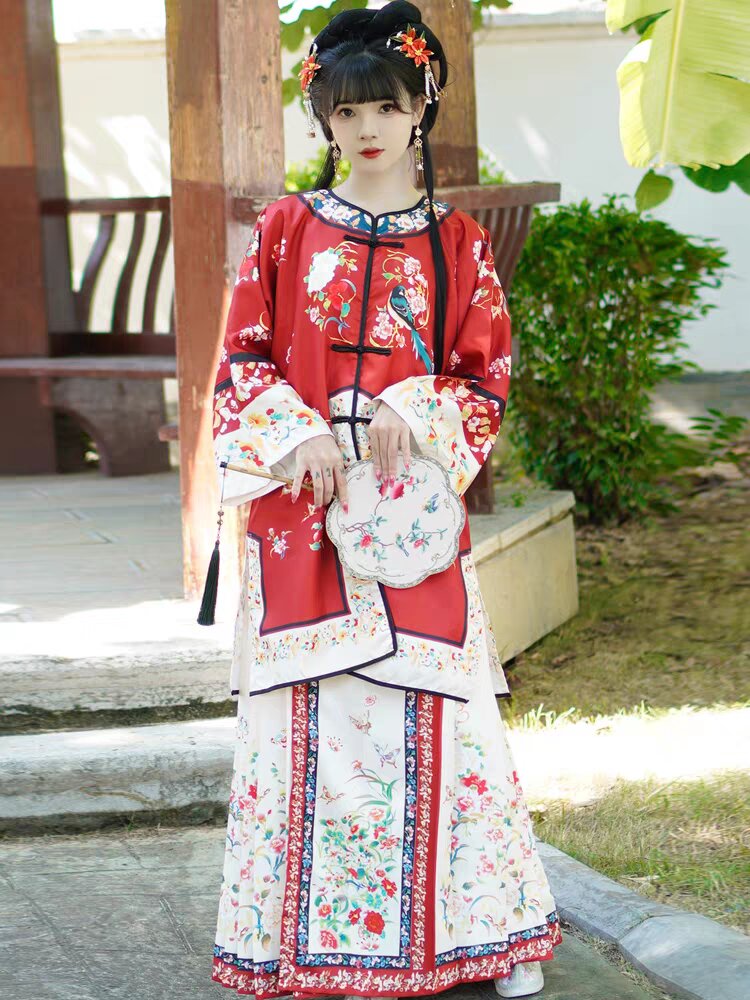Summer Elegance:The Allure of Long-Skirted Qipao for Women