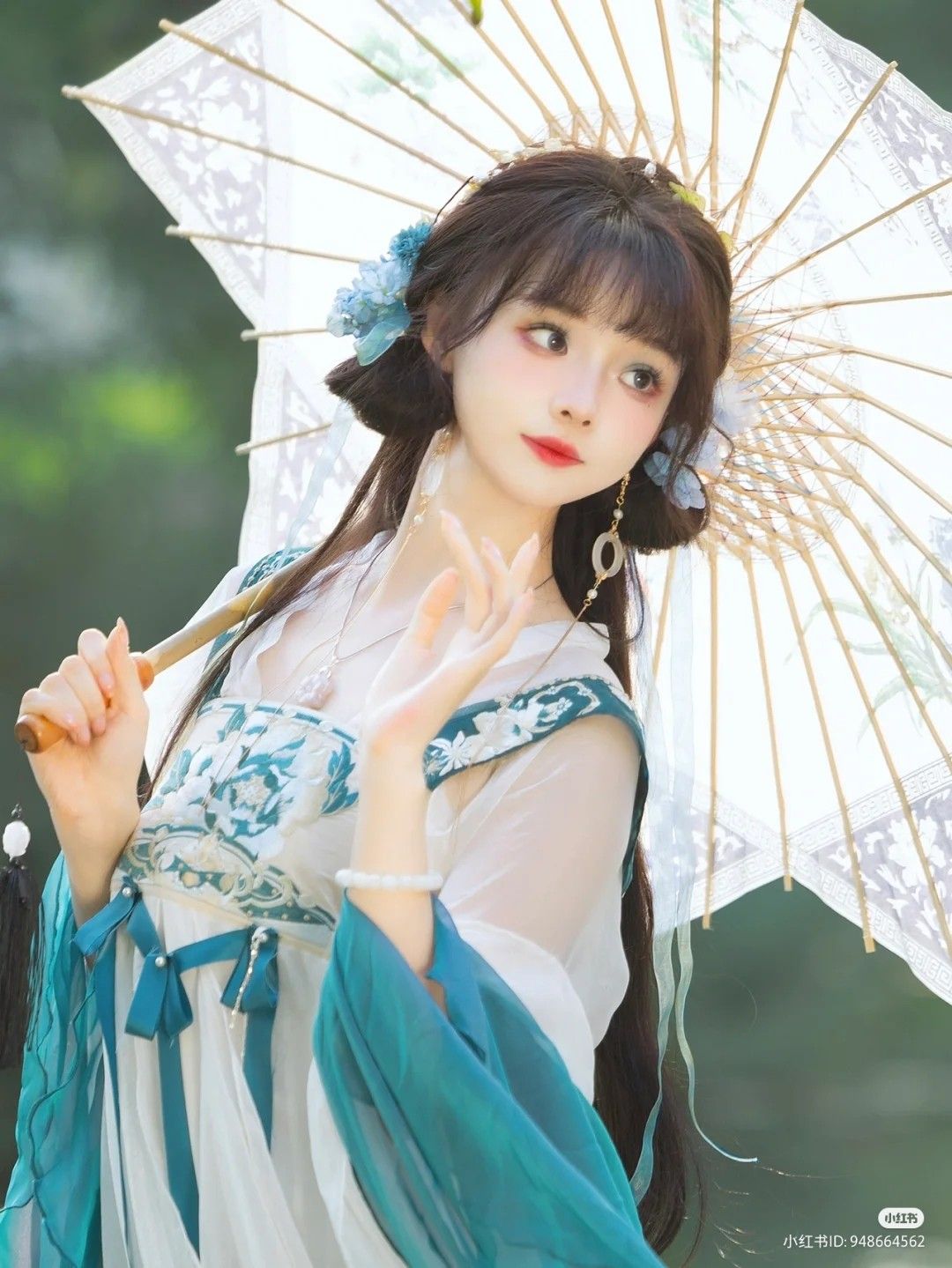 The Complete Guide to Stylish and Dominating Hanfu Headwear for Fairy-like Women The Complete Guide to Stylish and Dominating Hanfu Headwear for Fairy-like Women