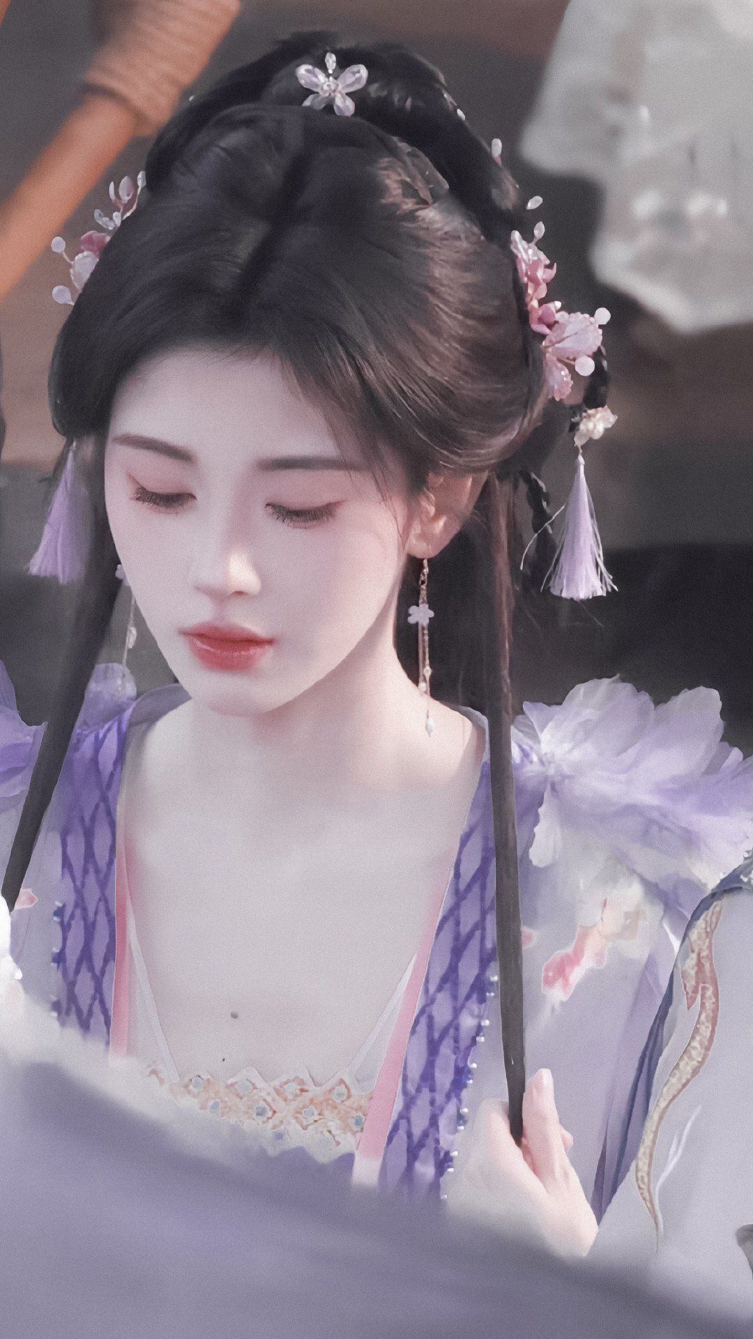 Embracing Innovation:The Evolution of Cheongsam with Song-Inspired Prints,Embroidery,and Beadings Embracing Innovation:The Evolution of Cheongsam with Song-Inspired Prints,Embroidery,and Beadings