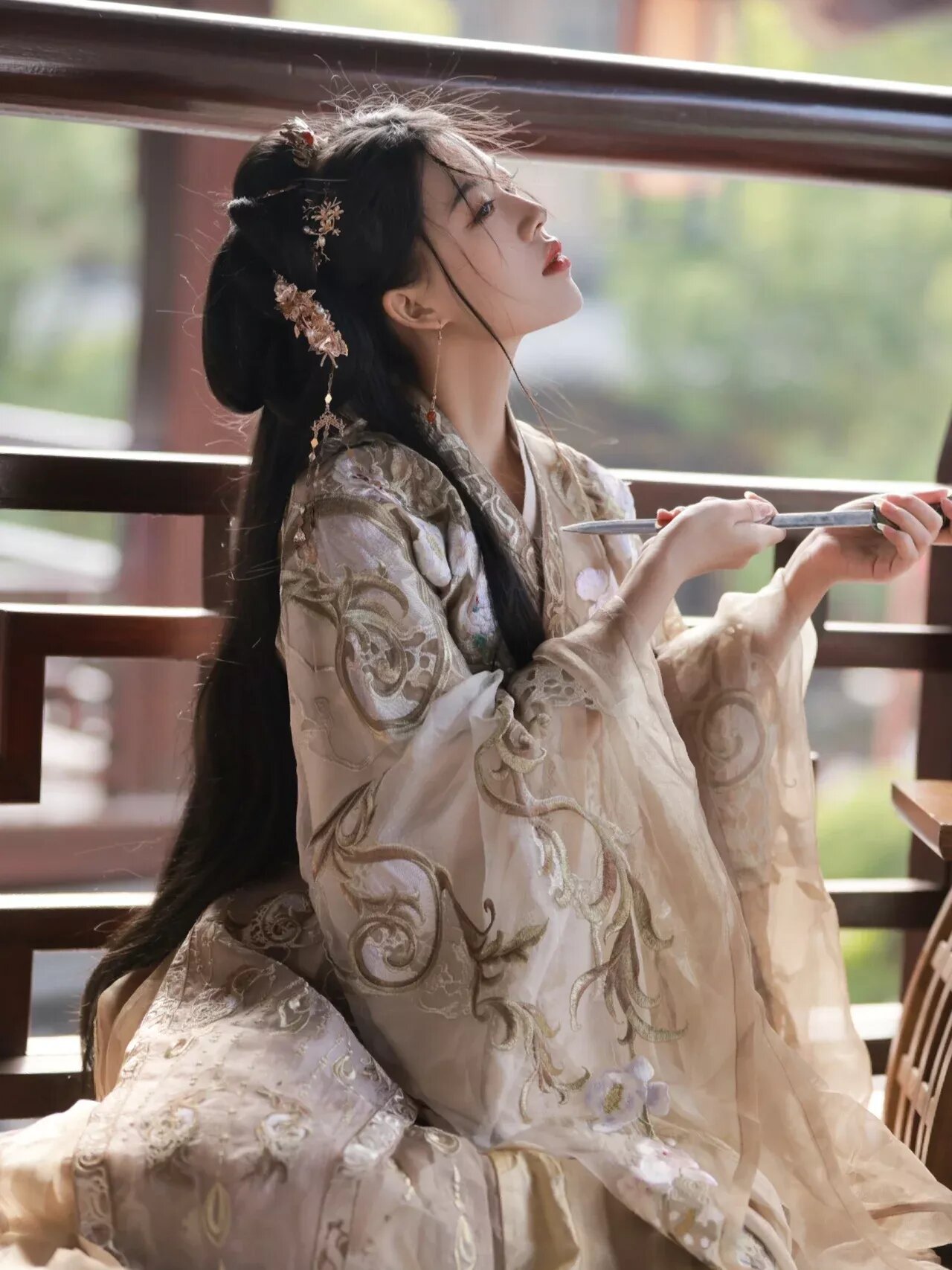Exhibition of Traditional Hanfu Fashion on Display Stands:A Cultural Showcase Exhibition of Traditional Hanfu Fashion on Display Stands:A Cultural Showcase