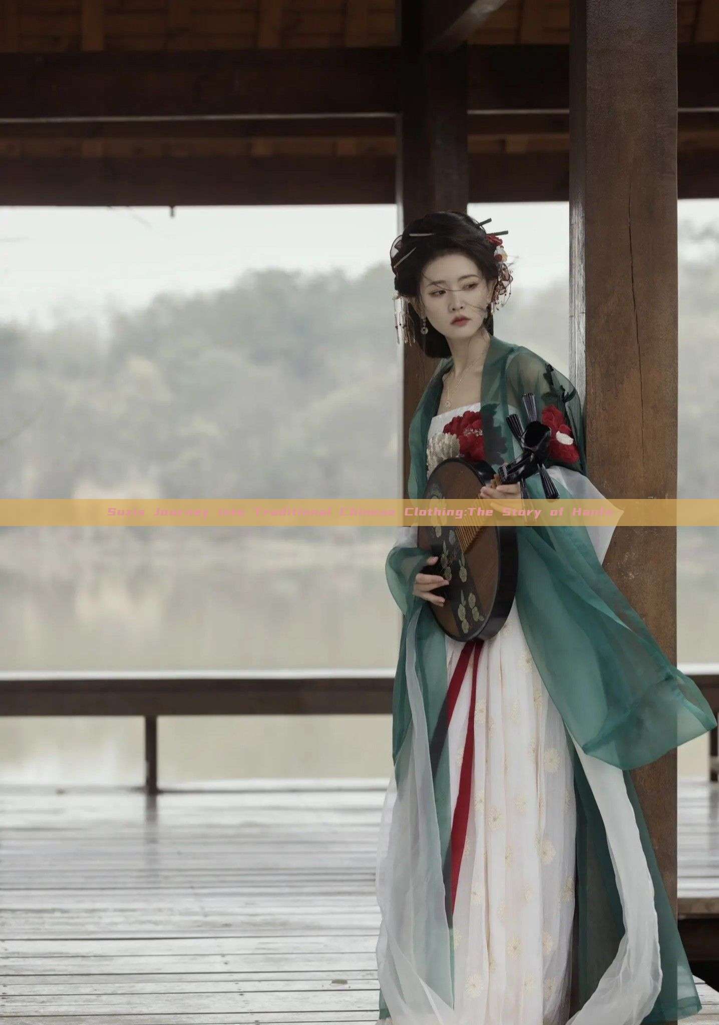 Suzis Journey into Traditional Chinese Clothing:The Story of Hanfu Suzis Journey into Traditional Chinese Clothing:The Story of Hanfu