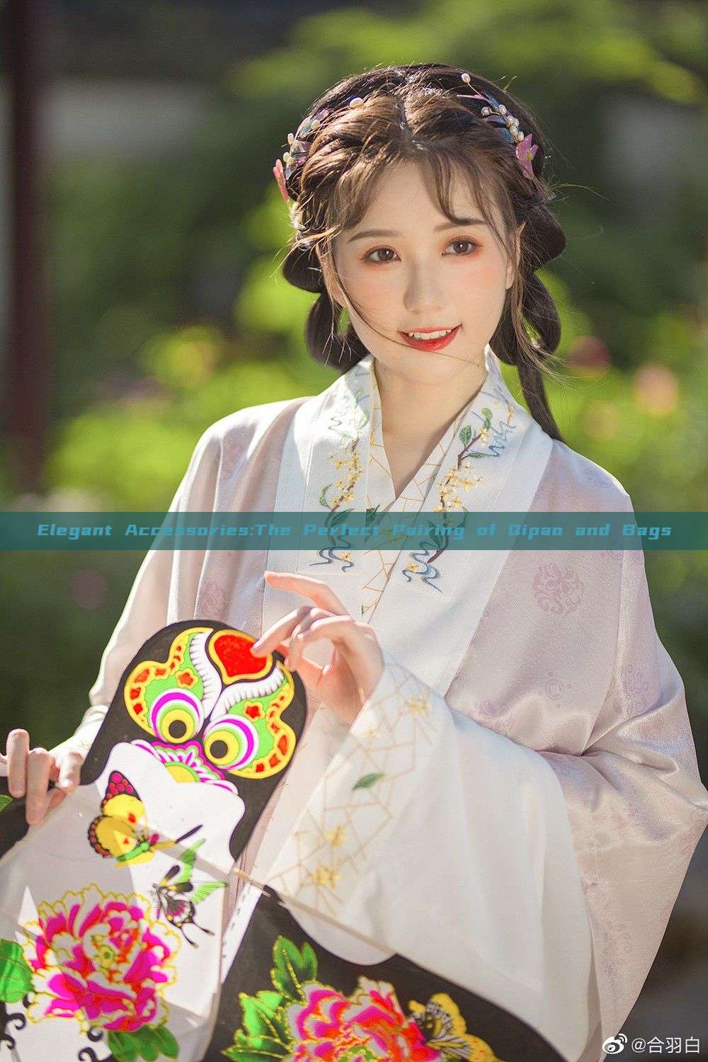Elegant Accessories:The Perfect Pairing of Qipao and Bags Elegant Accessories:The Perfect Pairing of Qipao and Bags