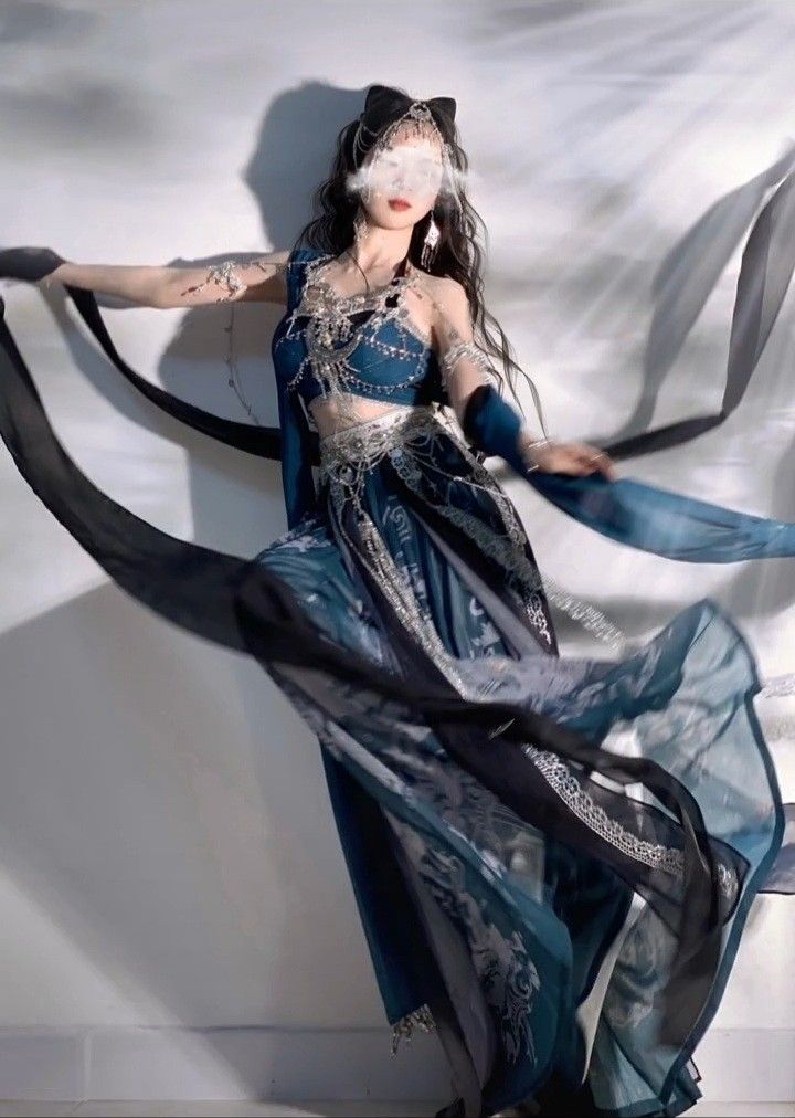 Reinventing Hanfu for Children:Modernizing Traditional Chinese Fashion Reinventing Hanfu for Children:Modernizing Traditional Chinese Fashion