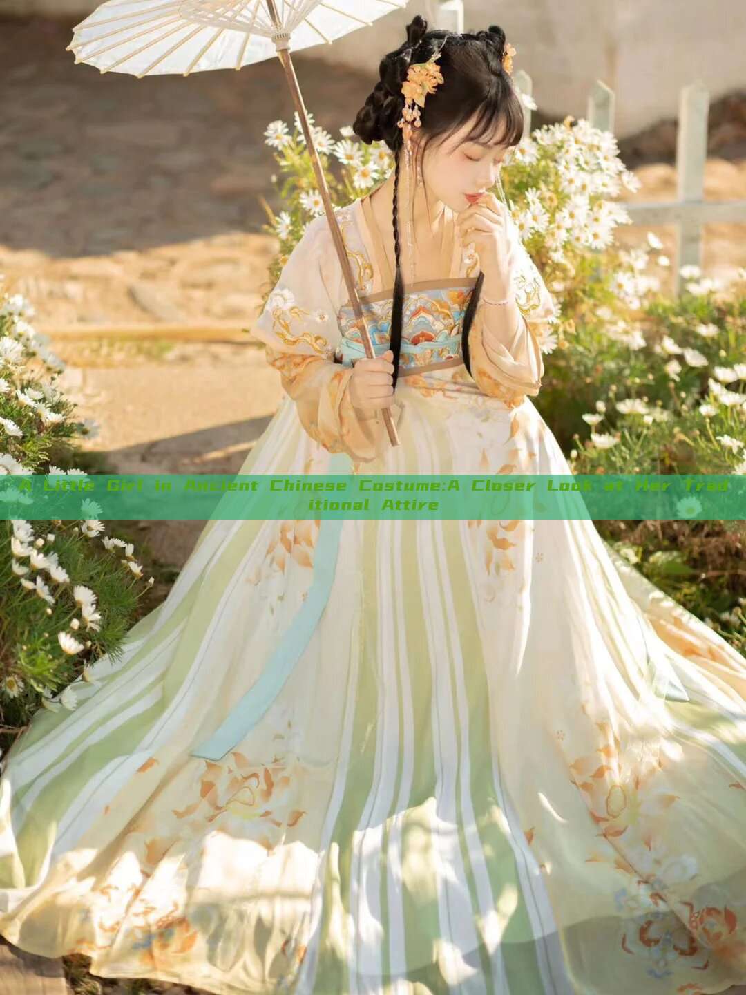 A Little Girl in Ancient Chinese Costume:A Closer Look at Her Traditional Attire