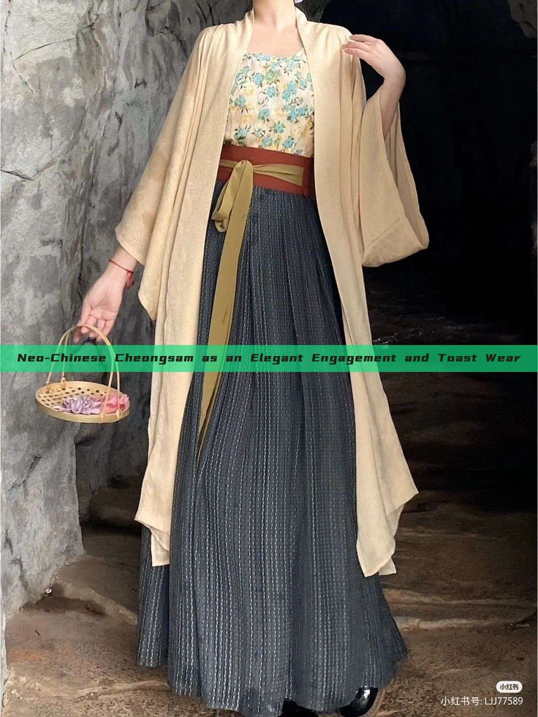 Neo-Chinese Cheongsam as an Elegant Engagement and Toast Wear Neo-Chinese Cheongsam as an Elegant Engagement and Toast Wear