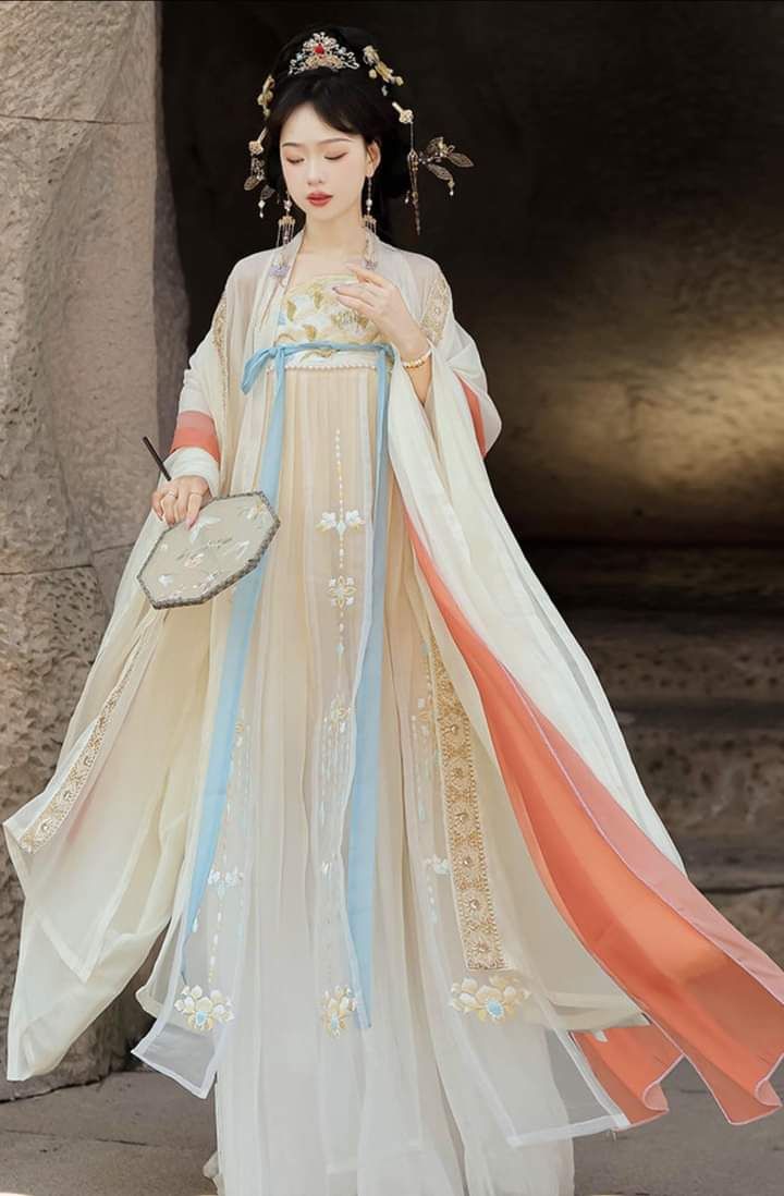 Original Hanfu Costume Design by Han Mingyue:The Blend of百香果Culture in Traditional Elegance